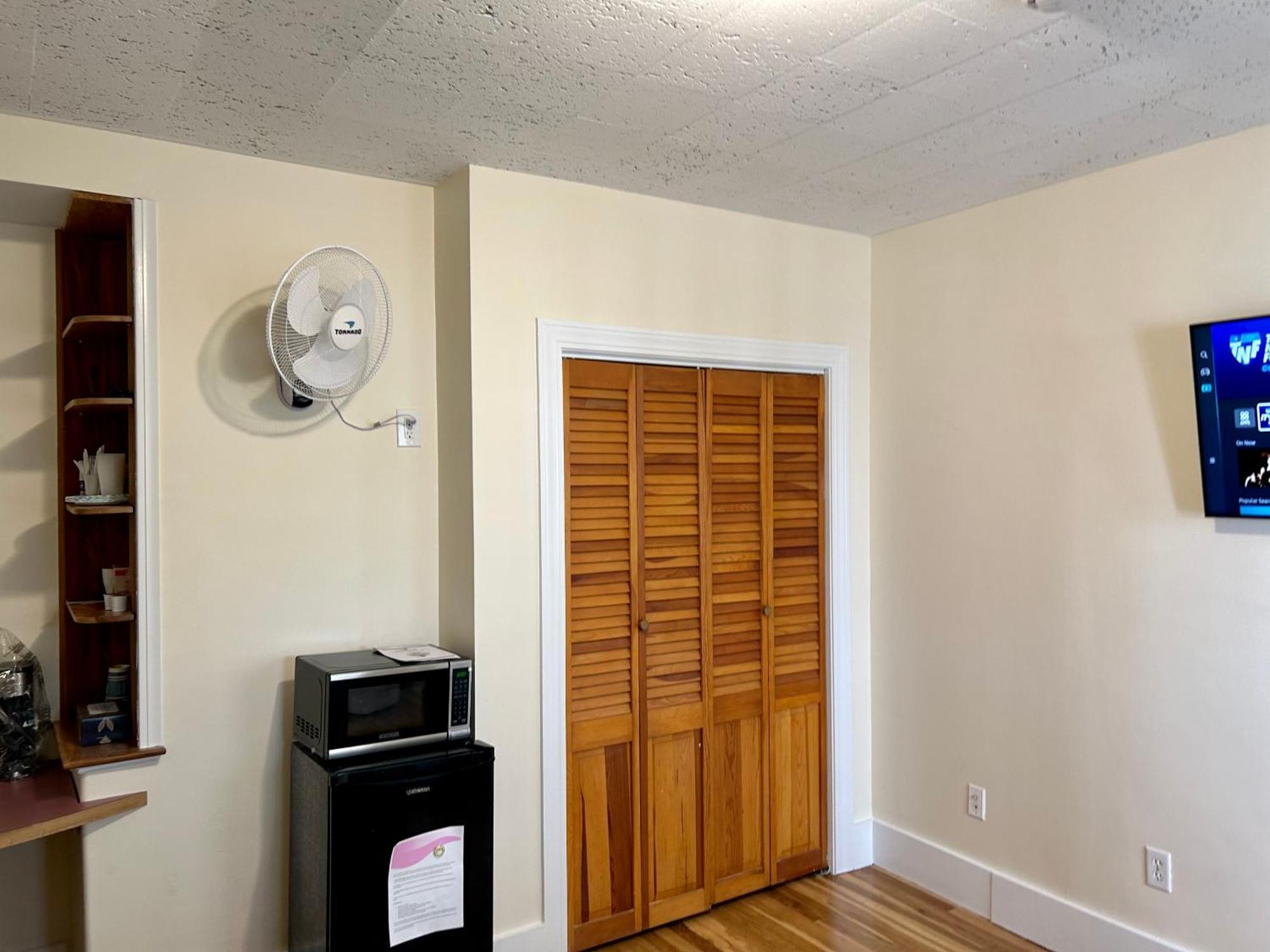 Traveler'S Den In Medford Appartement Buitenkant foto
