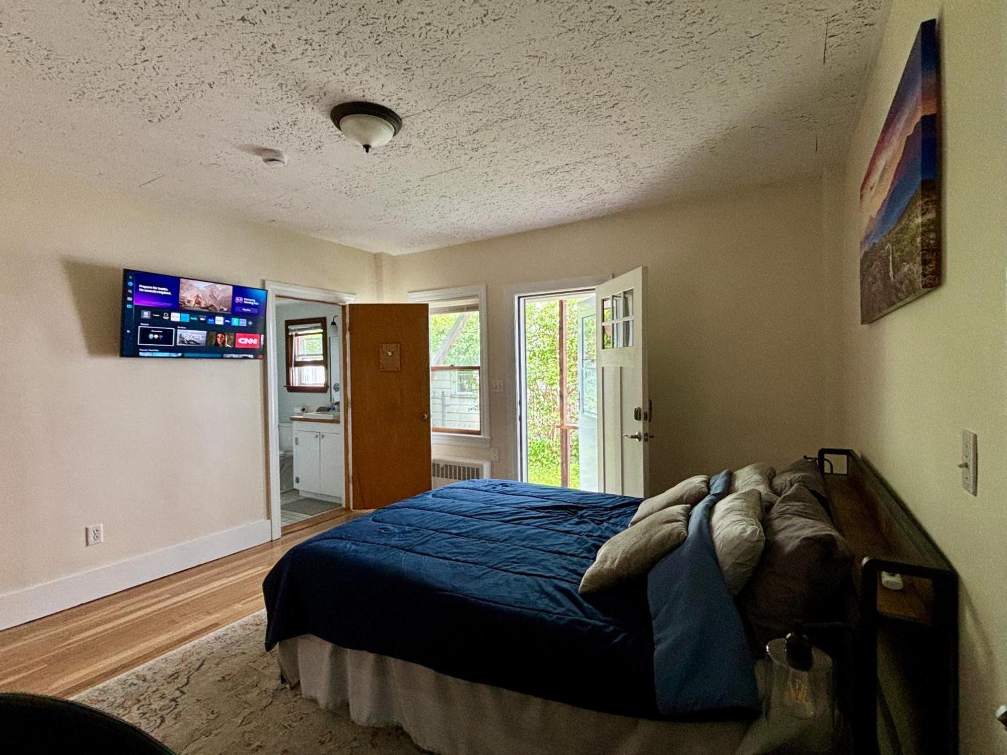 Traveler'S Den In Medford Appartement Buitenkant foto
